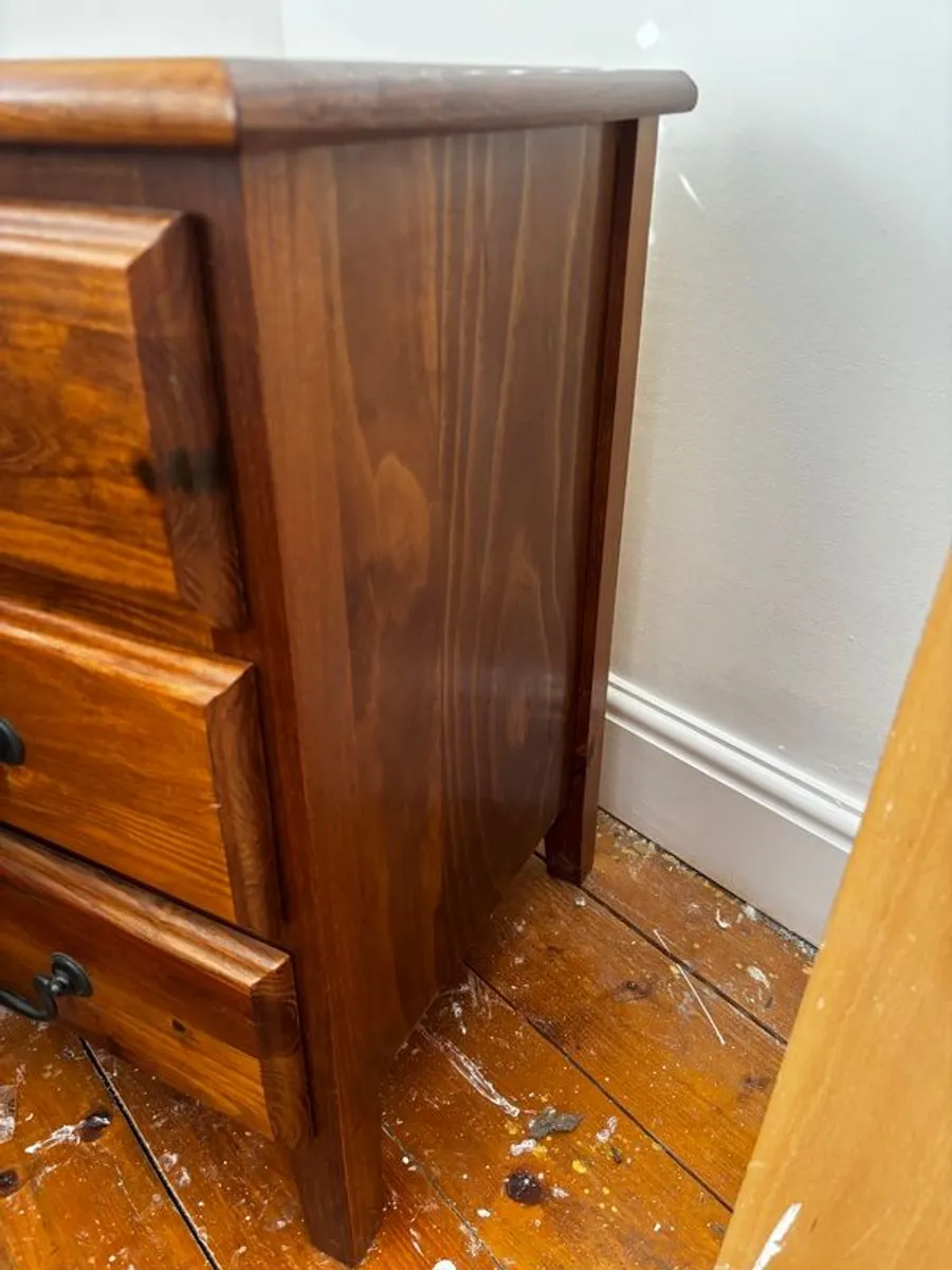 Bed, lockers, drawers - Image 4