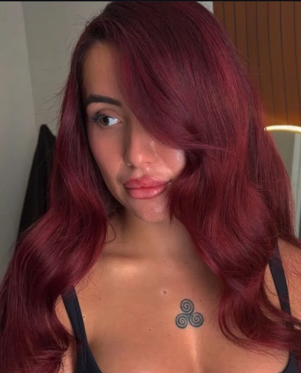 Em Hair Room - Image 1