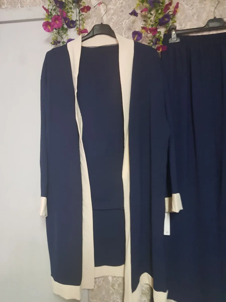 Navy set one sz fits 12/16....35e - Image 4