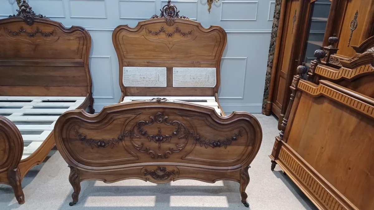 Two double beds Louis XV - Image 4