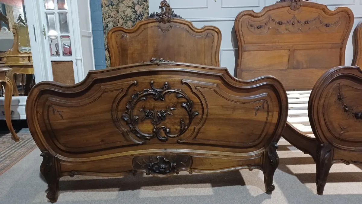 3 double beds Louis XV - Image 4