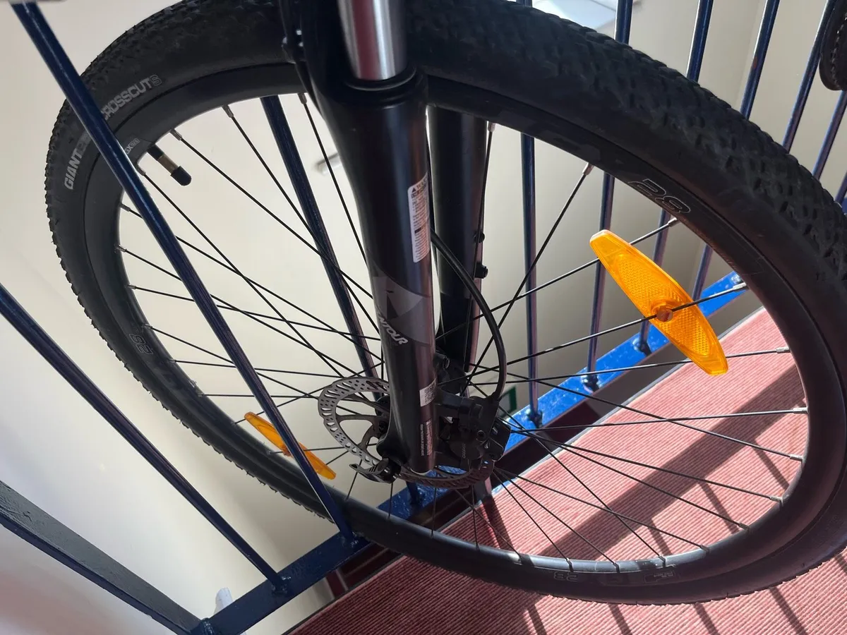 Giant Roam - trekking/hybrid bike in very good con - Image 2