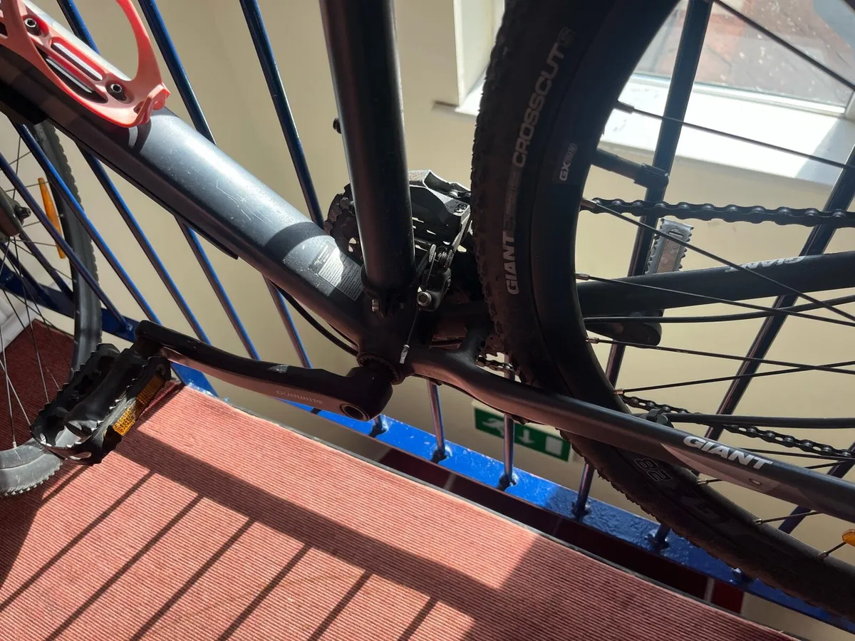 Giant Roam - trekking/hybrid bike in very good con - Image 3