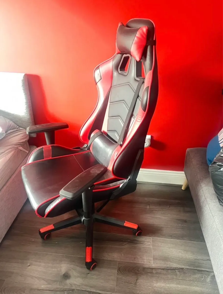 Gaming chair - Image 1