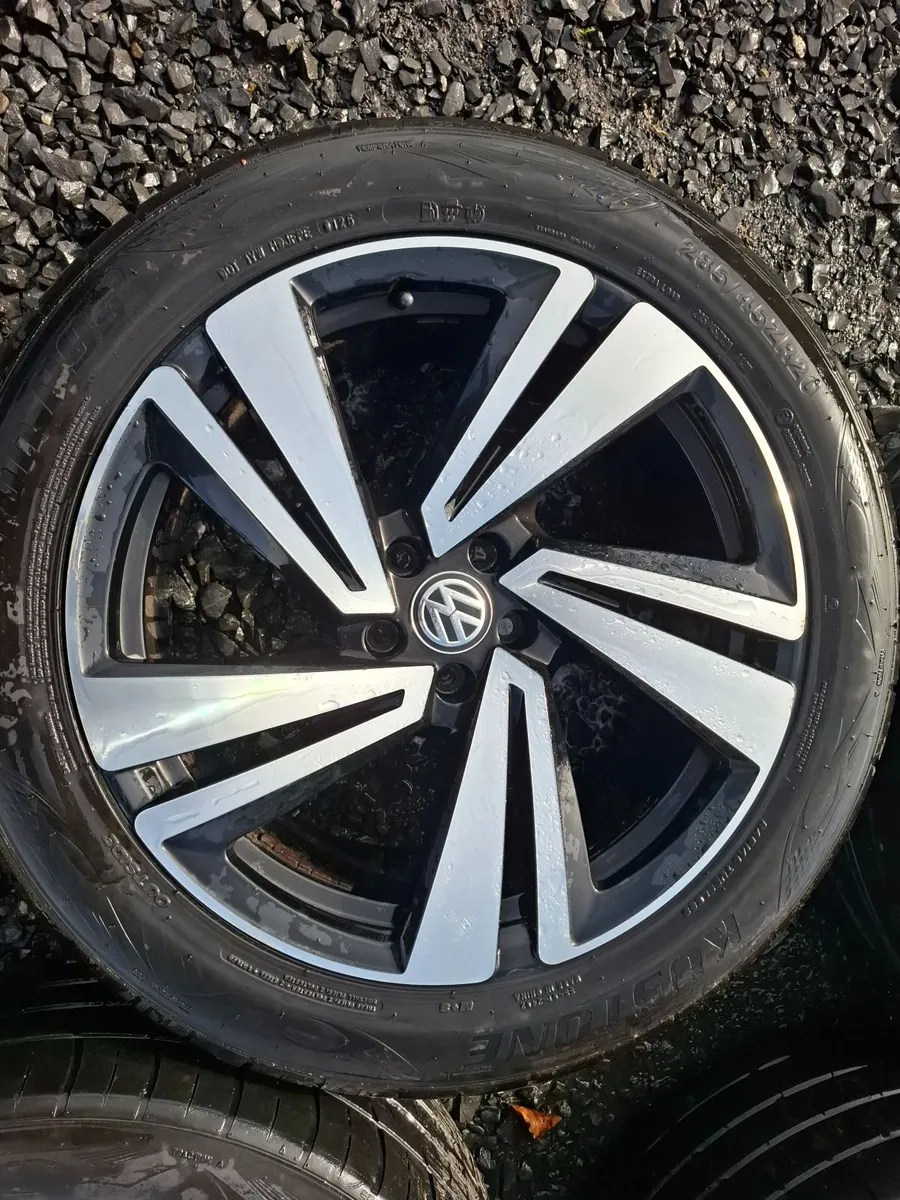 20" Genuine Vw Touareg Nevada Alloys with tyres - Image 1