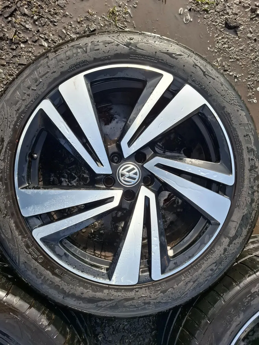 20" Genuine Vw Touareg Nevada Alloys with tyres - Image 2