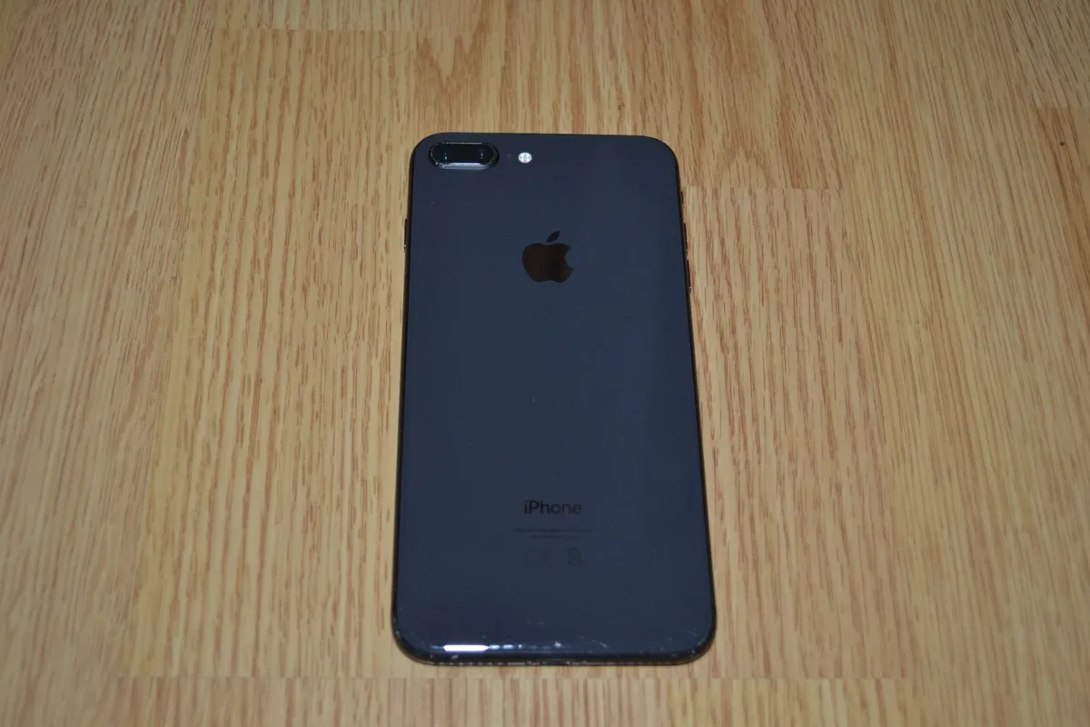 iPhone 8 Plus Black 64GB Unlocked - Image 2