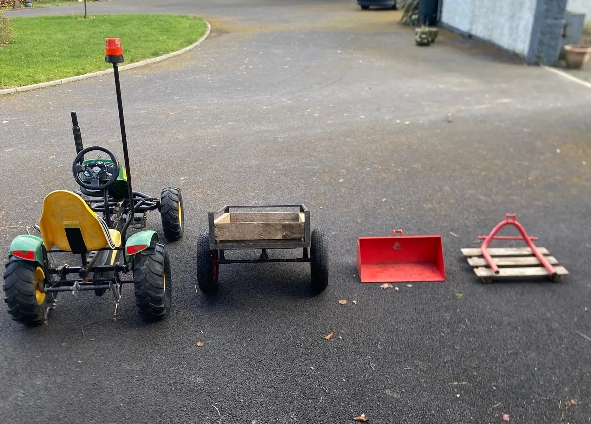 Berg John Deere pedal go-cart - Image 2