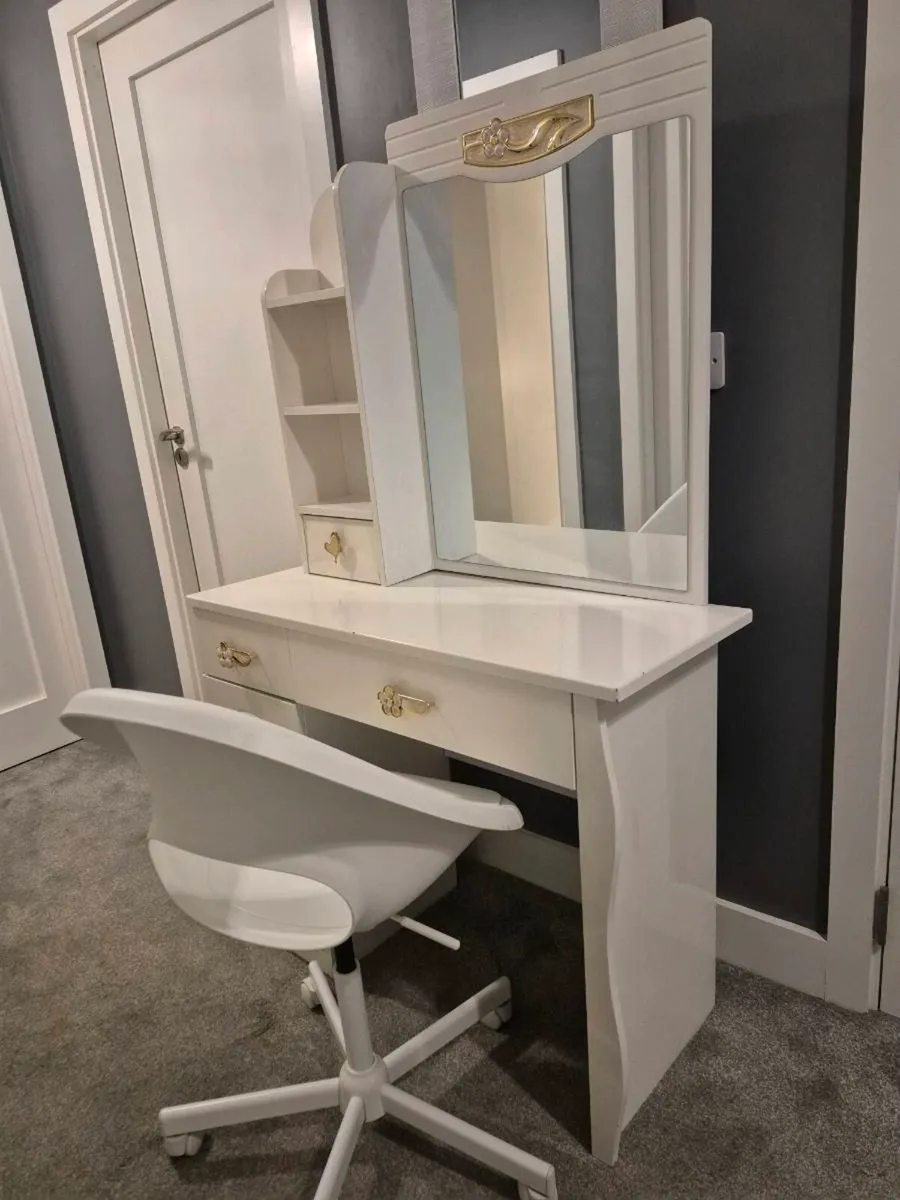 Make up desk and stool - Image 3
