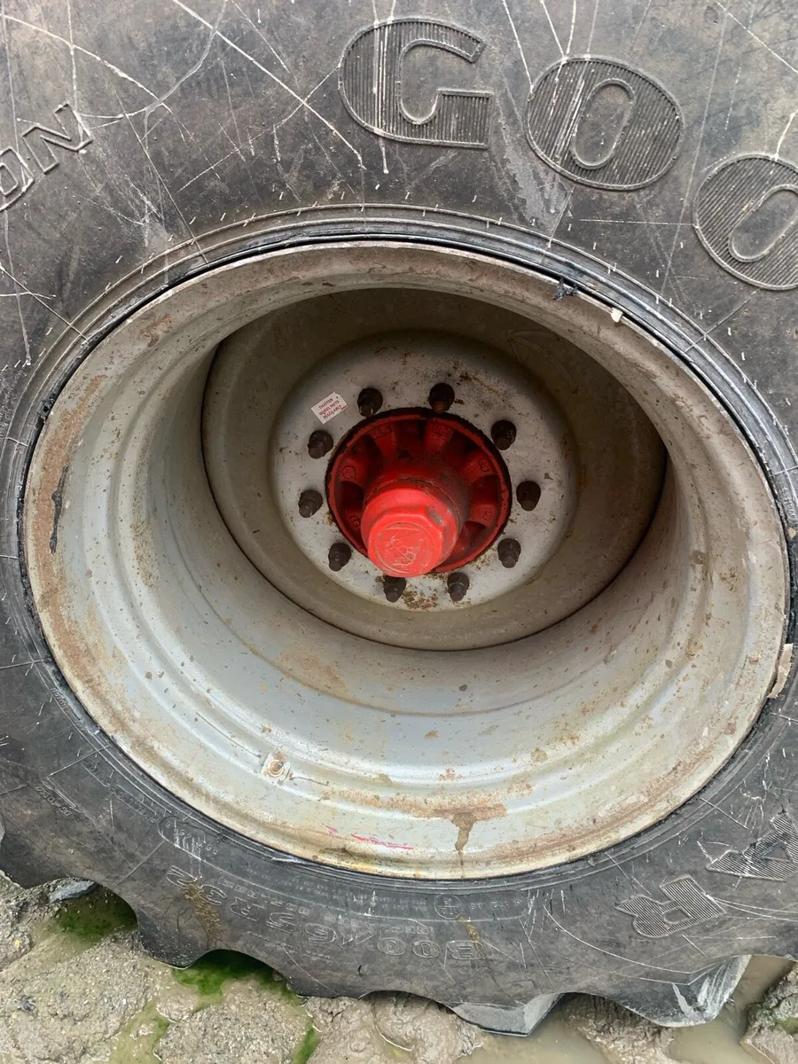 Tanker tyres + rims - Image 1
