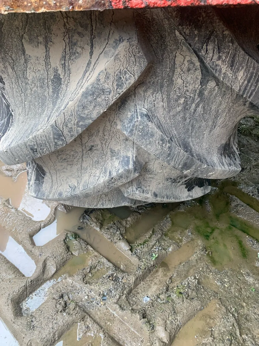 Tanker tyres + rims - Image 2