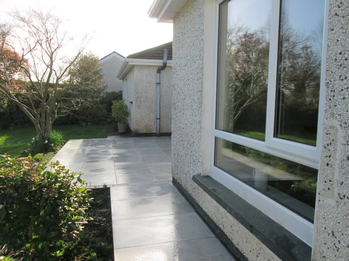 LAKESIDE LANDSCAPING AND PAVING - Image 1