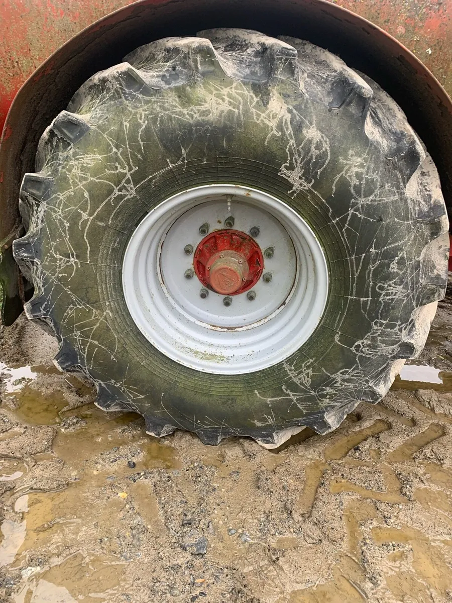 Tanker tyres + rims - Image 3