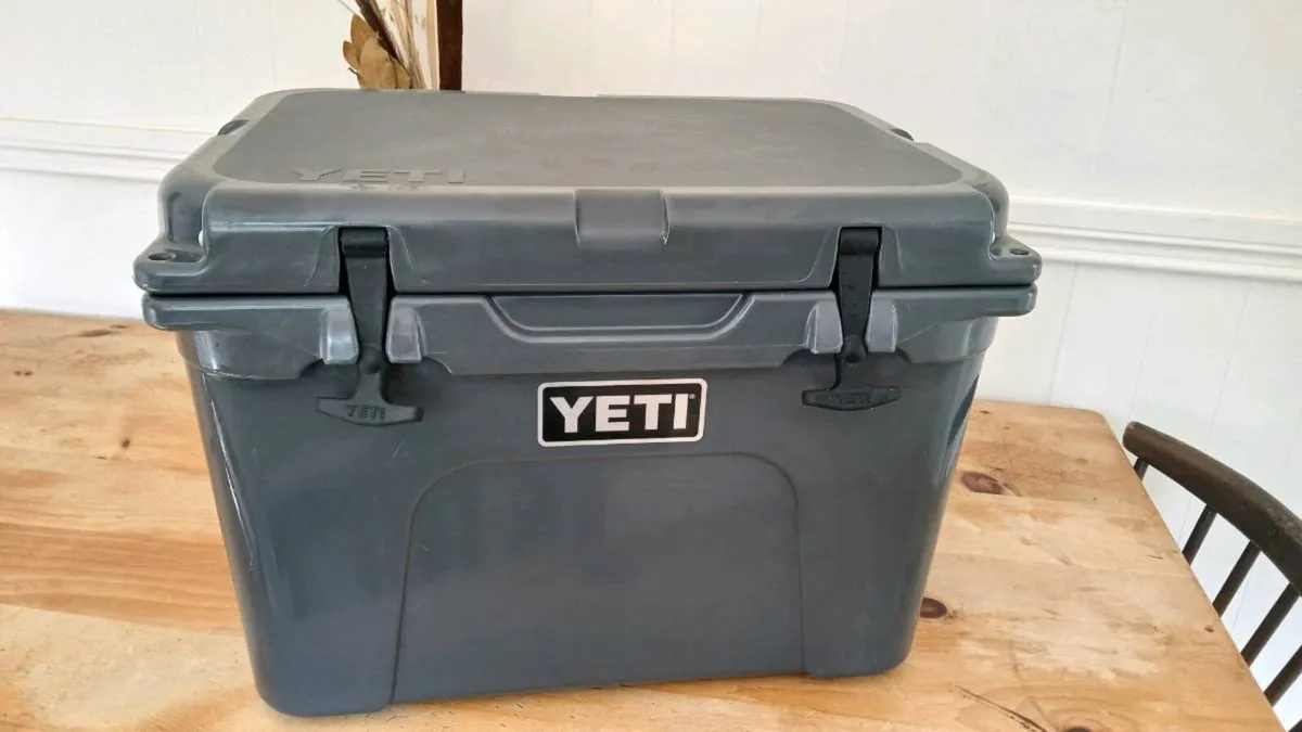 Yeti Tundra 35 Cool Box - Image 1