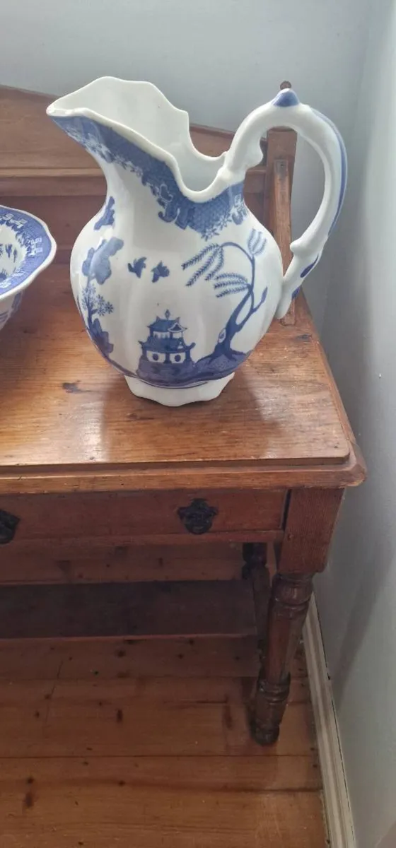 Willow pattern Jug and bowl - Image 3