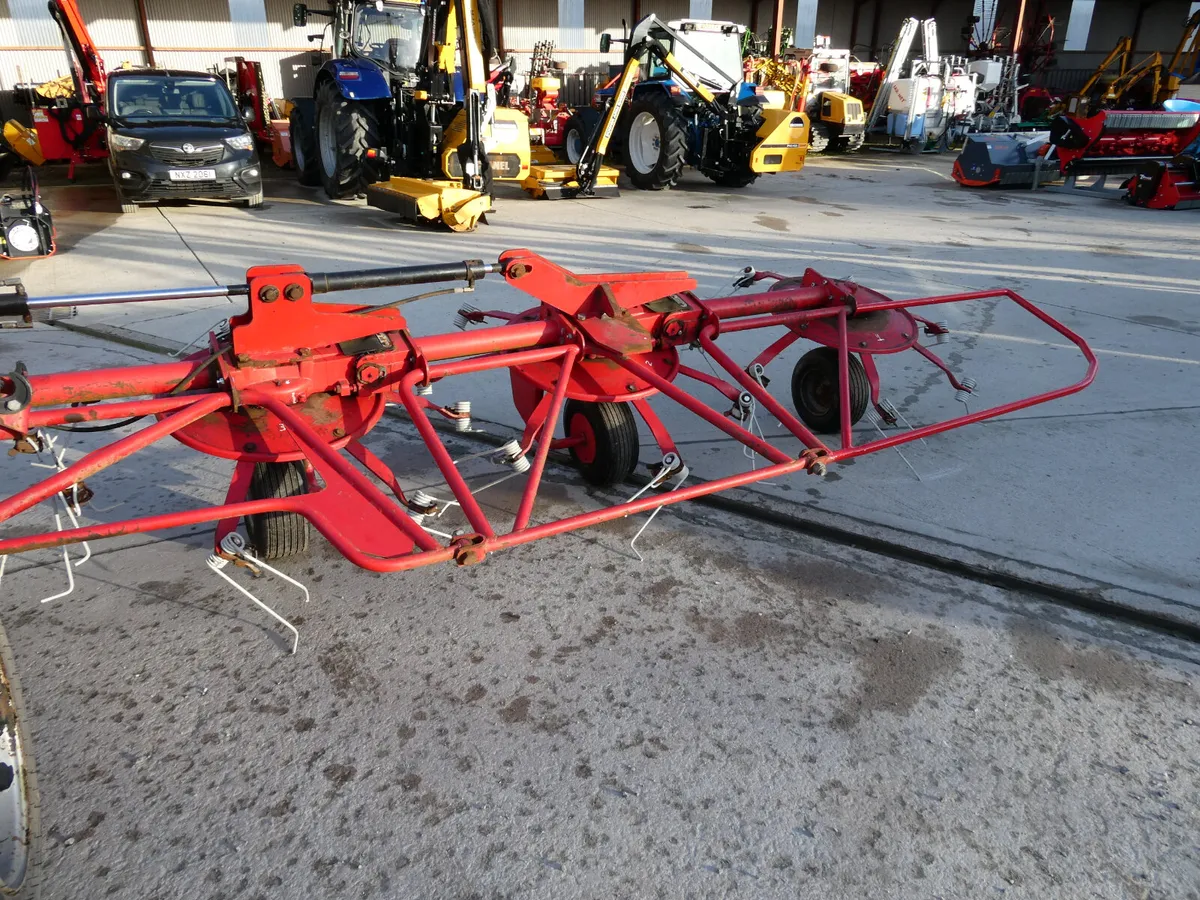 Lely Lotus 1020 Trailed tedder - Image 4