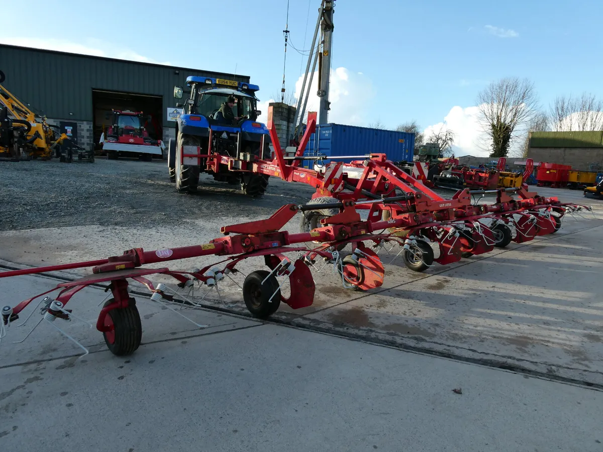 Lely Lotus 1020 Trailed tedder - Image 1