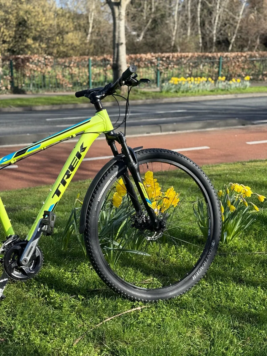 Trek Marlin 5 - MTB(Barely used-perfect condition) - Image 2