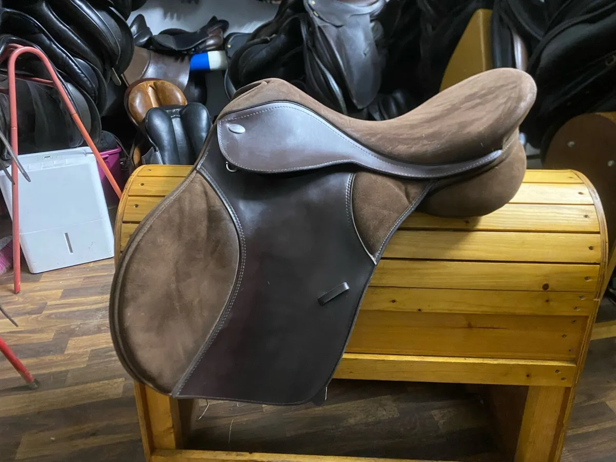 17.5 Thorowgood saddle adjustable - Image 1