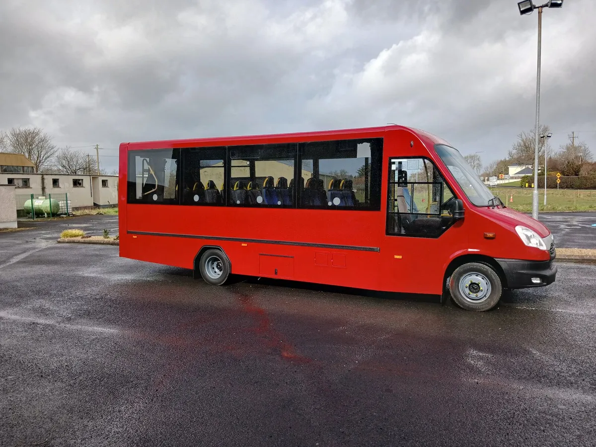 132 iveco 32 seater - Image 1