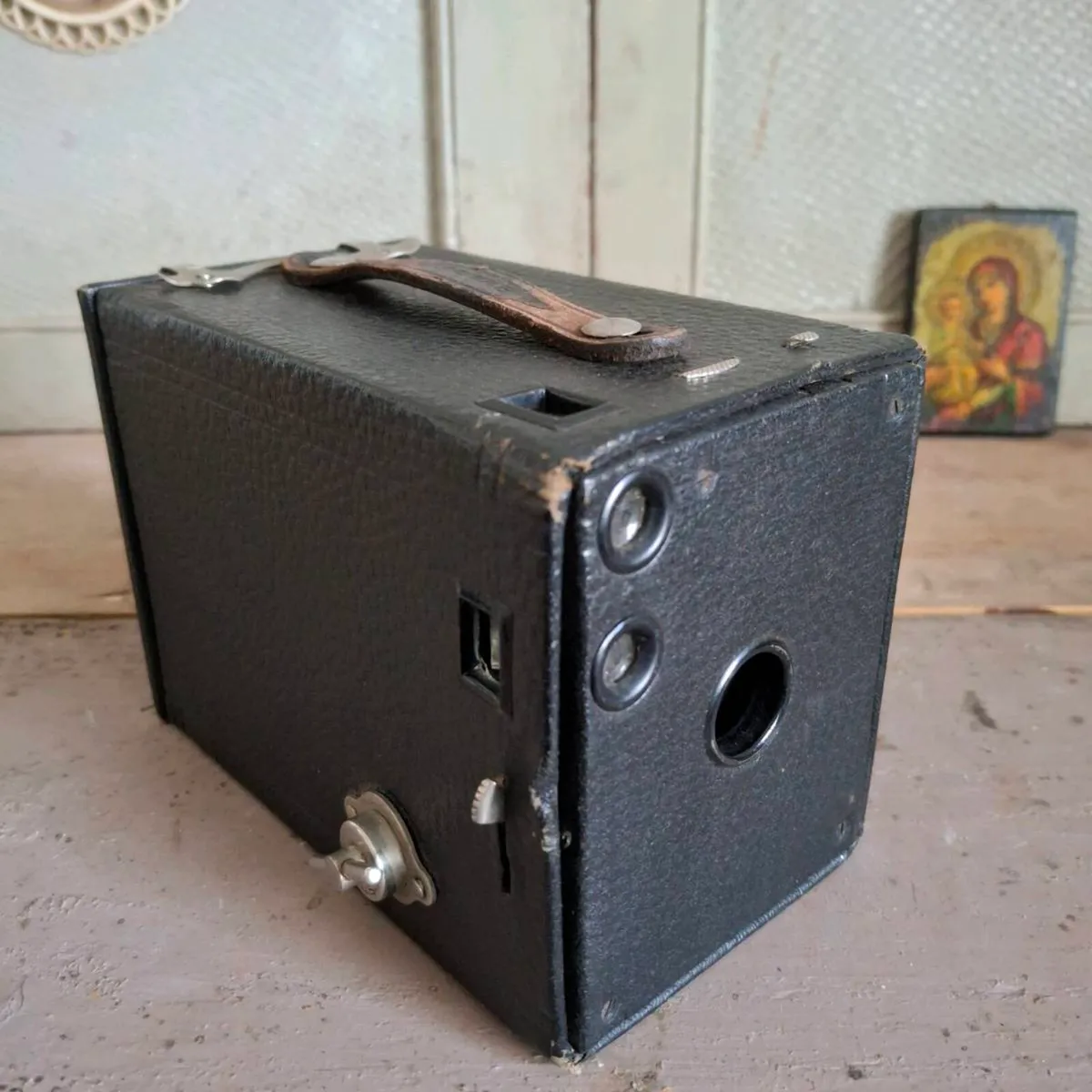 Antique Kodak no. 2 Brownie Box Camera - Image 1