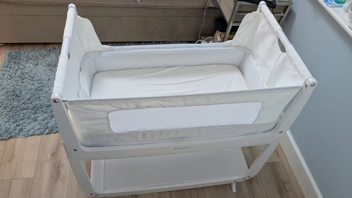 Snuzpod 4 white - baby co-sleeper - Image 4