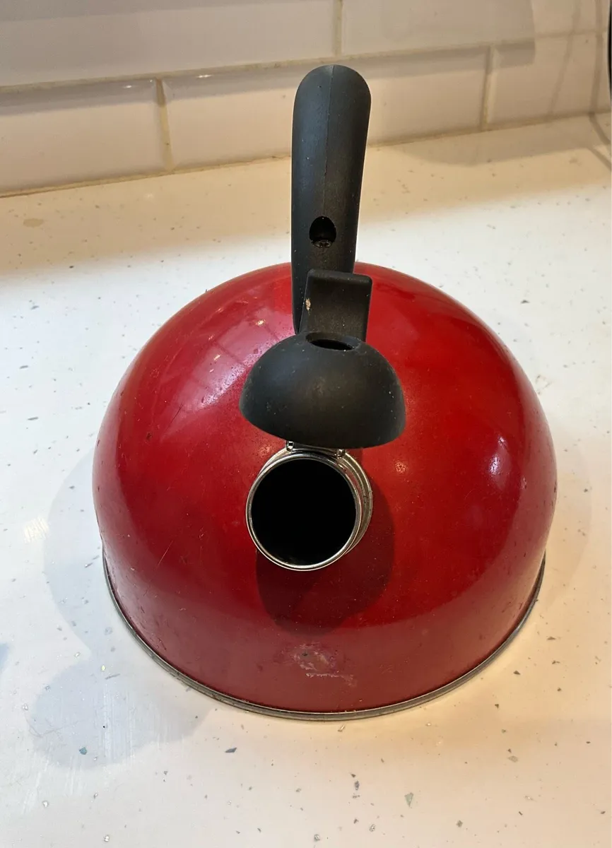 Whistling Camping Kettle 2.0L - Image 1