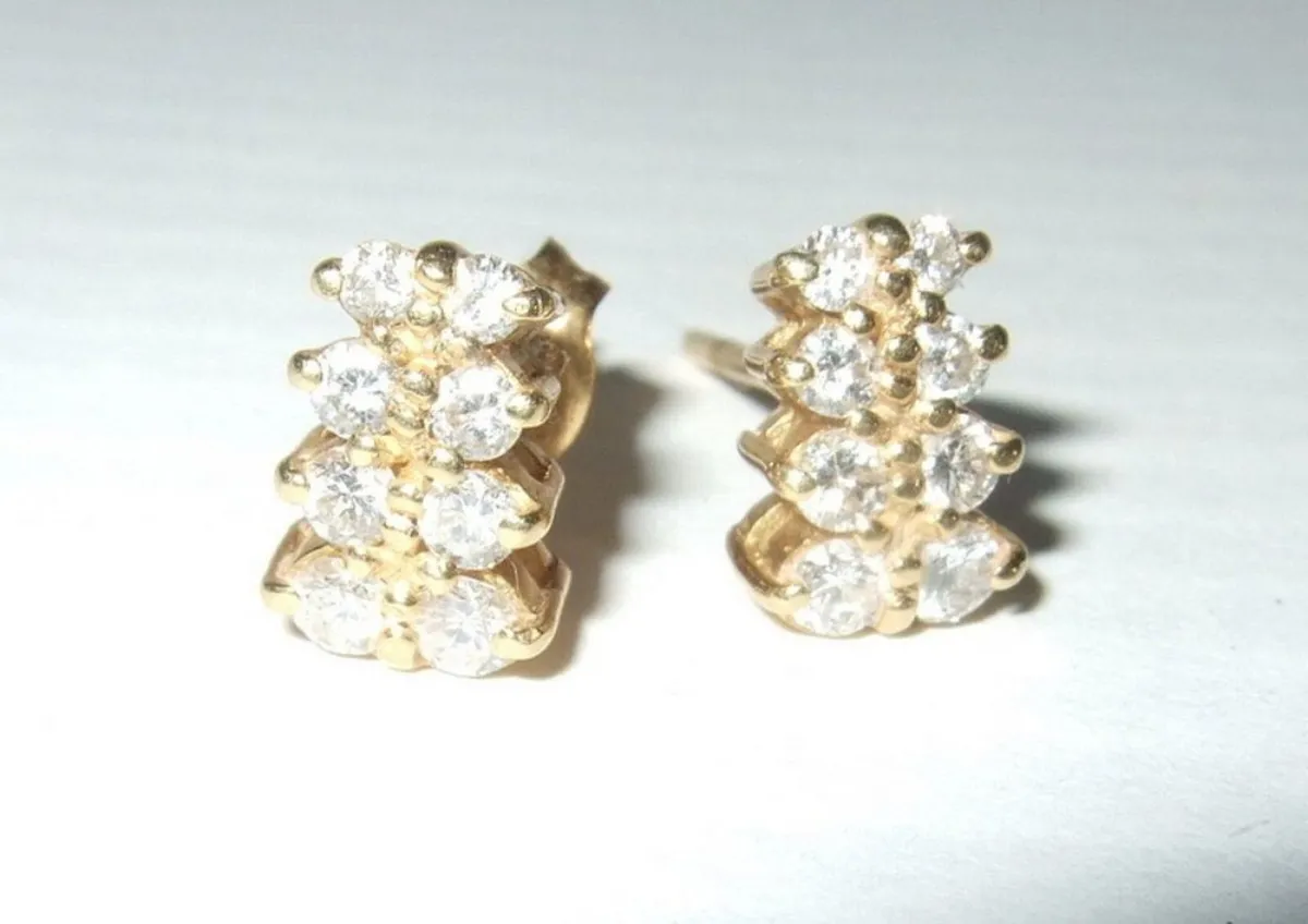Vintage 18k Hallmarked Gold/Diamond Earrings - Image 2