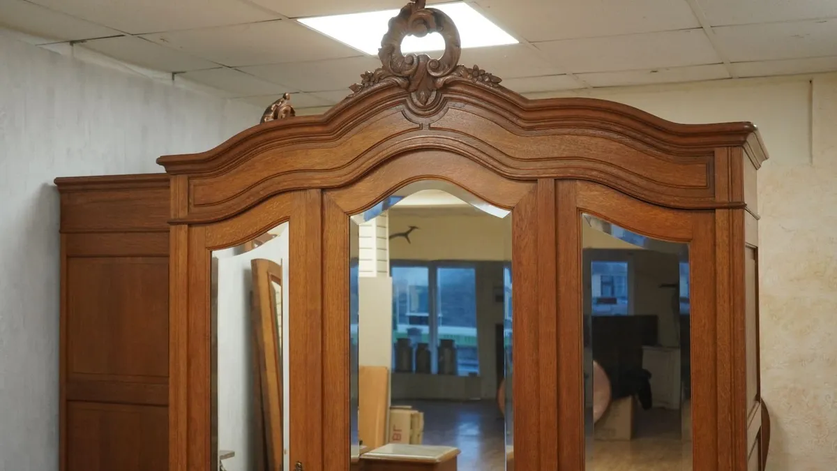 French Oak Triple-Door Mirrored Armoire / Wardrobe - Image 3