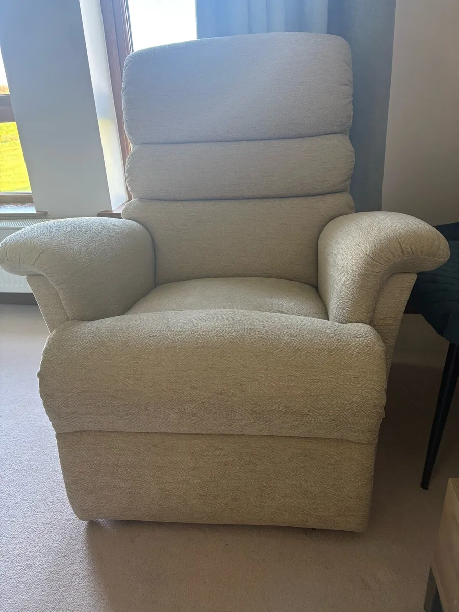 Recliner chairs x 2 - Image 3
