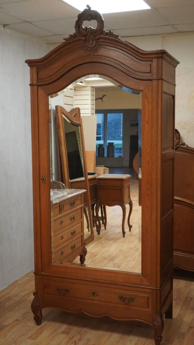 French Oak Single-Door Mirrored Armoire / Linen Cu - Image 3