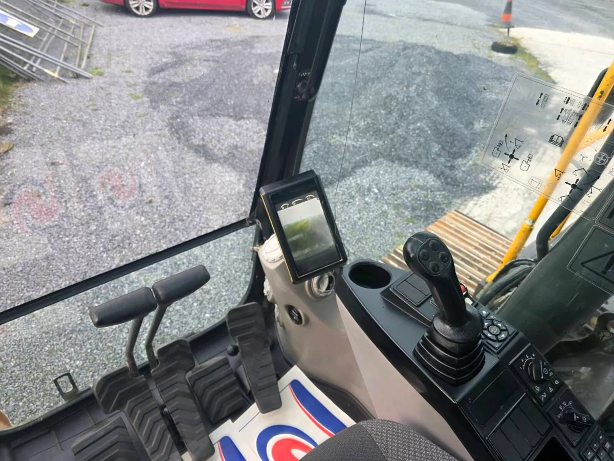 Excavator for sale - Image 4