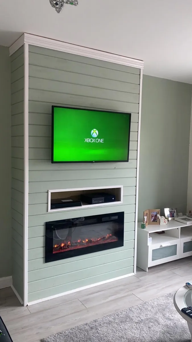 Pergola feature wall and side entrances - Image 2