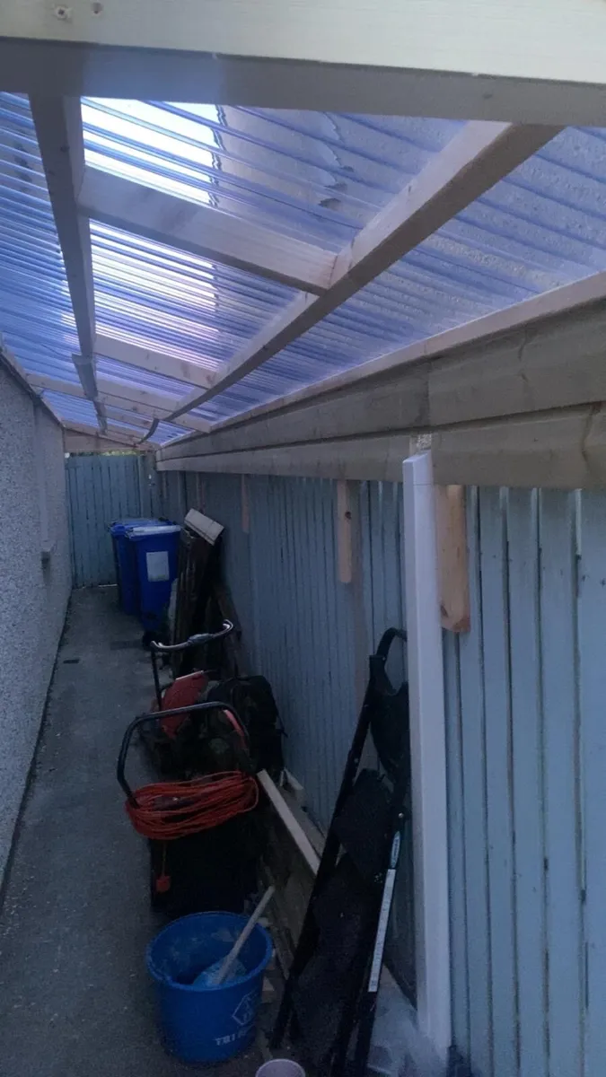 Pergola feature wall and side entrances - Image 3