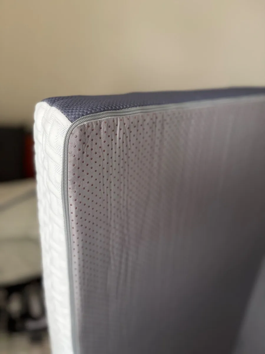 Small double foldable mattress - Image 2