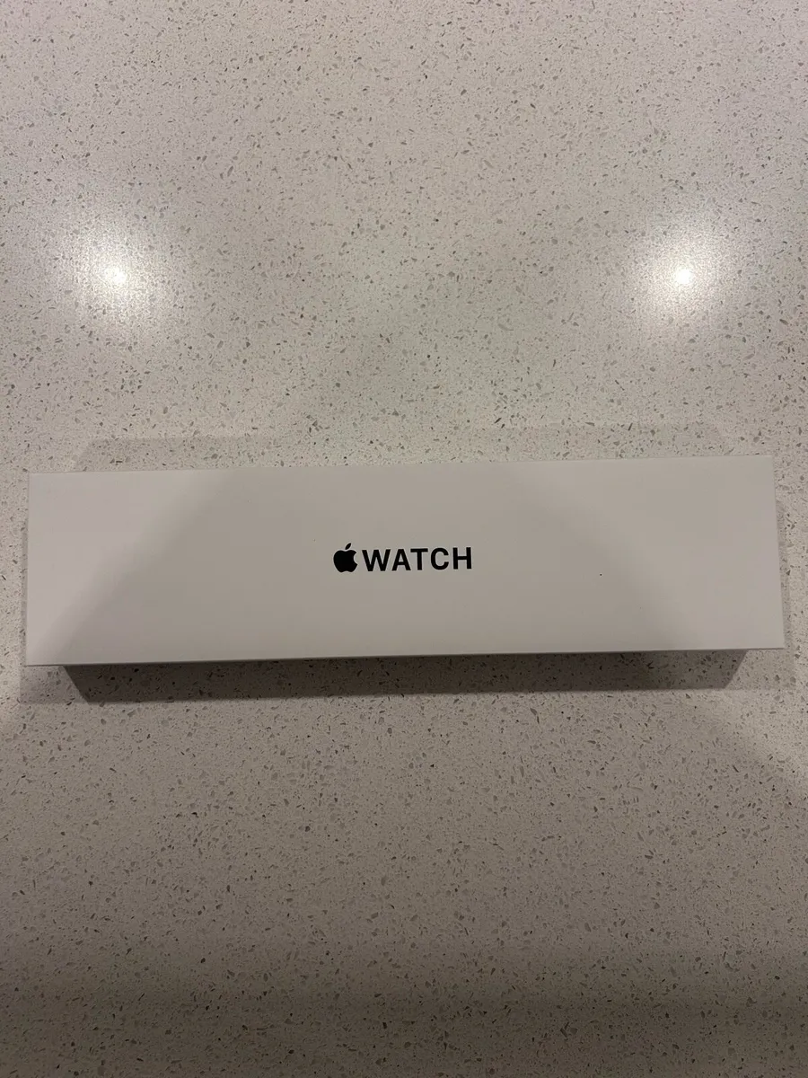 Apple Watch SE 1st Gen - Image 1