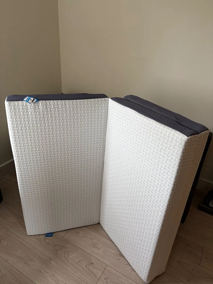 Small double foldable mattress - Image 3