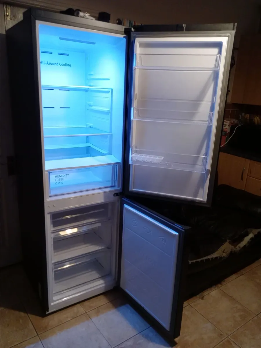 Samsung frost free fridge freezer - Image 2