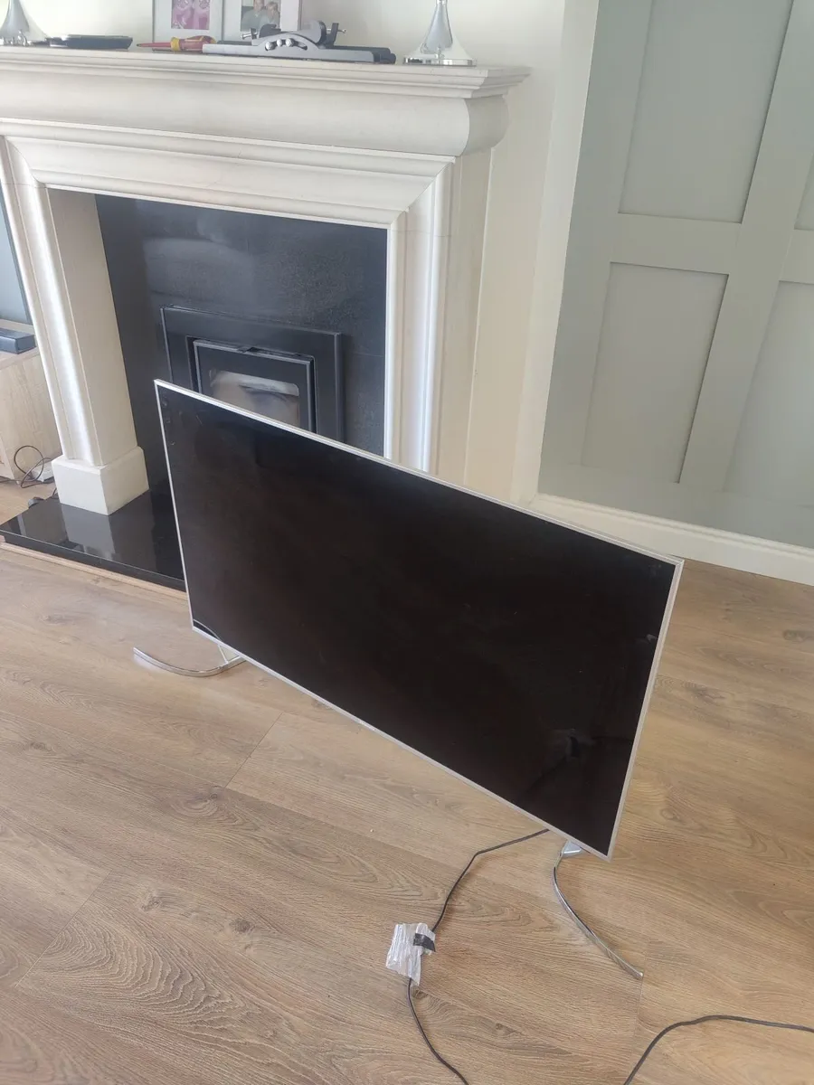 50 inch tv - Image 1