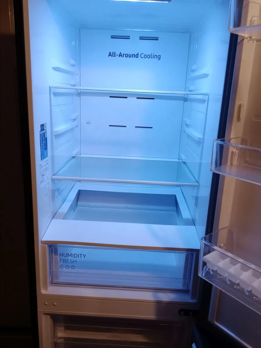Samsung frost free fridge freezer - Image 3