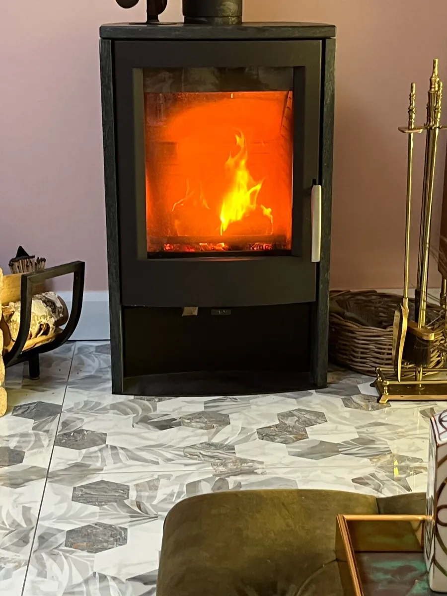 Kingstar Stove - Image 1