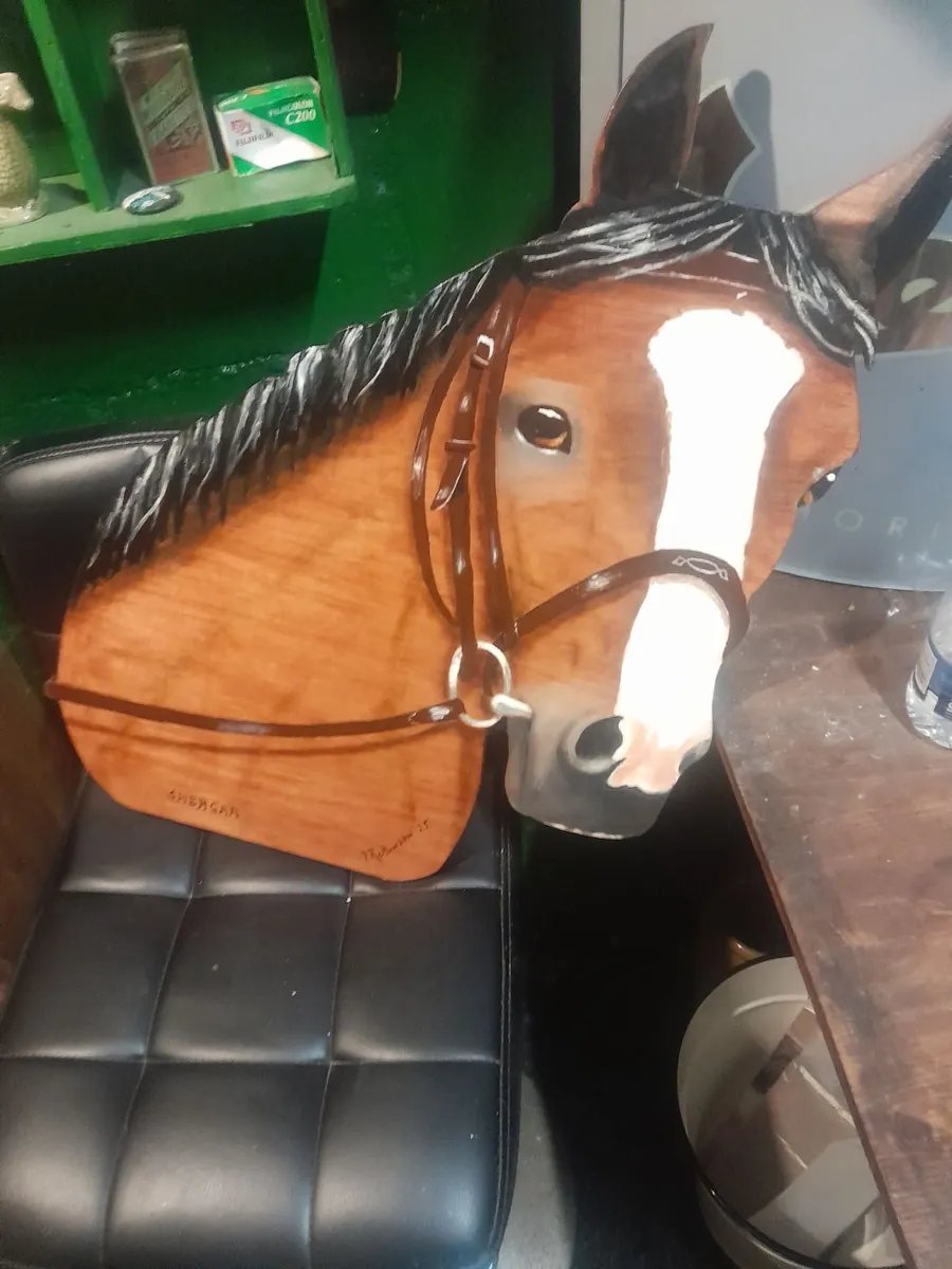 Handpainted  horse head plaque - Image 1