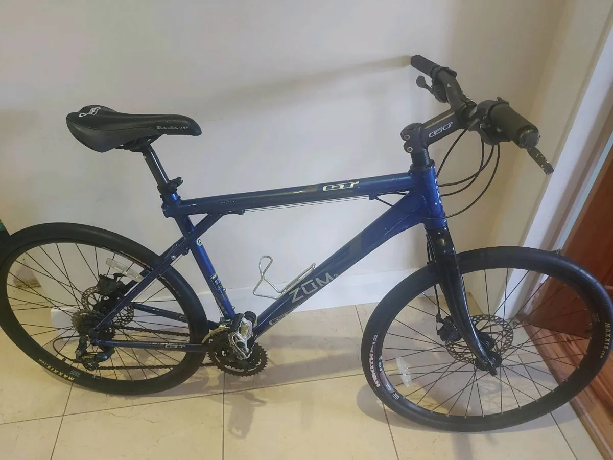 Mountain bike - Image 1