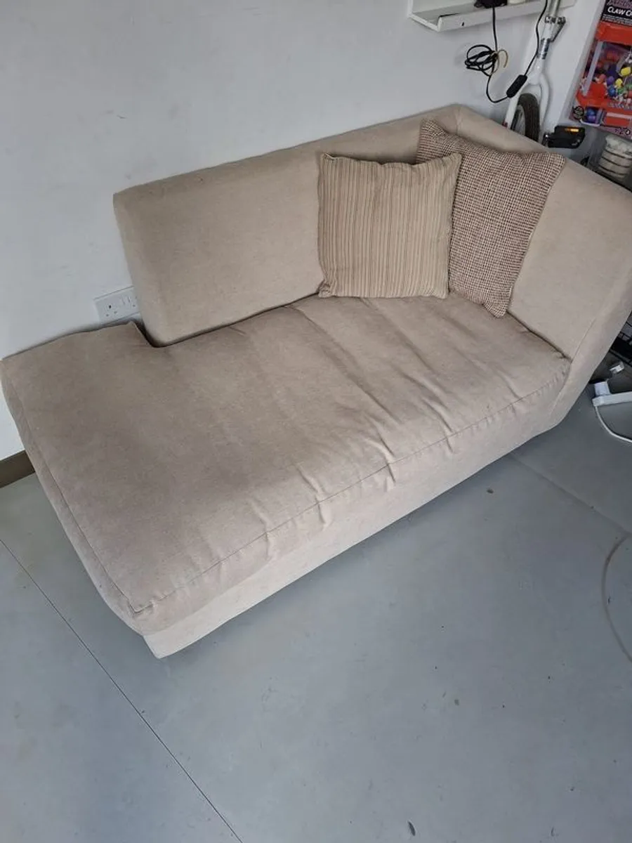 Chaise type sofa - Image 1
