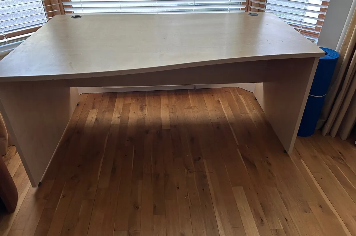 Office desk - Image 1