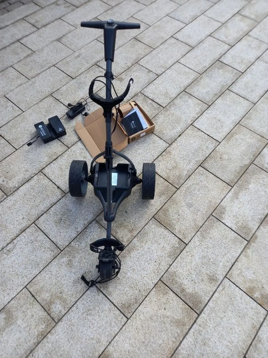 Golf trolley - Image 1