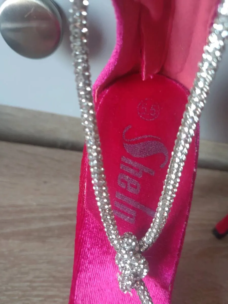 Round Toe Jeweled Detail Stiletto Heels size uk 2 - Image 2