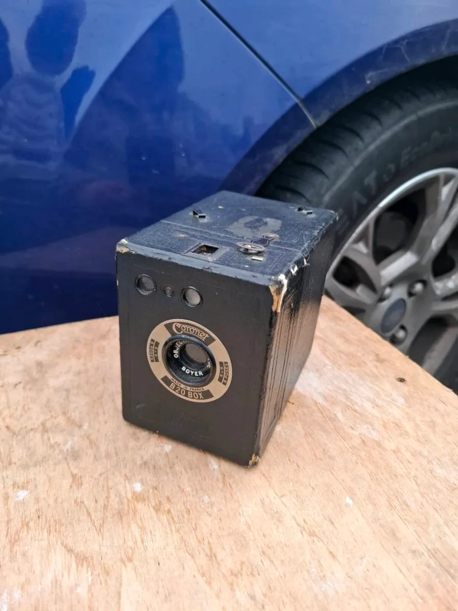 Vintafe 30s coronet camera postage possible