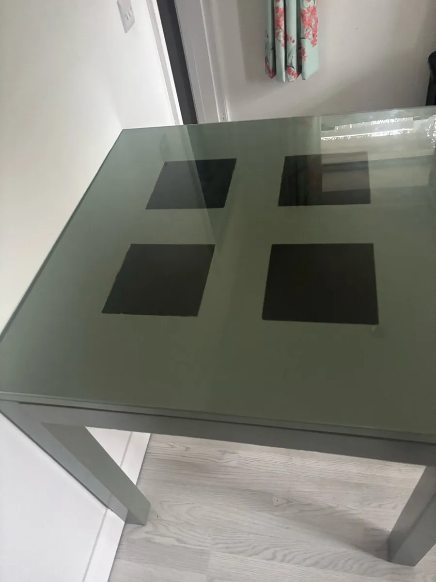 Green breakfast bar table - Image 2