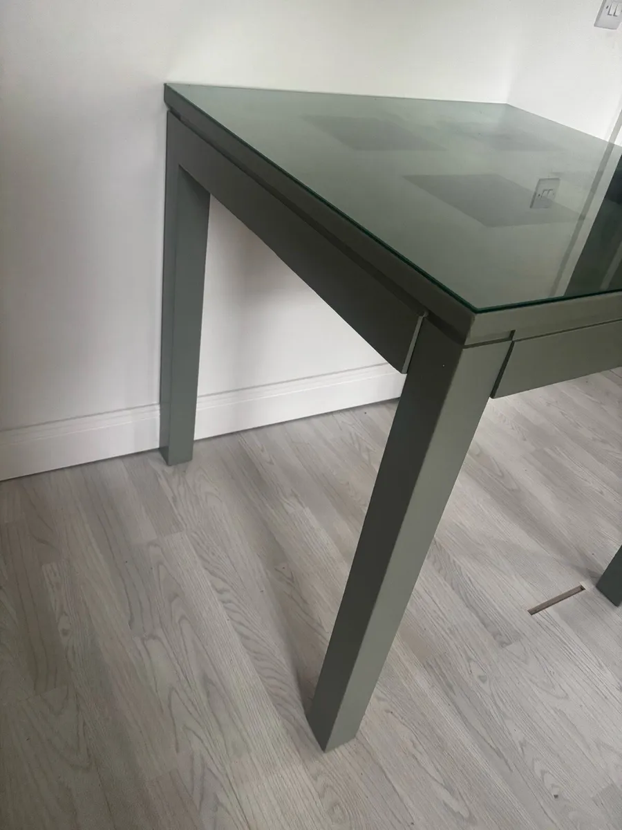 Green breakfast bar table - Image 3